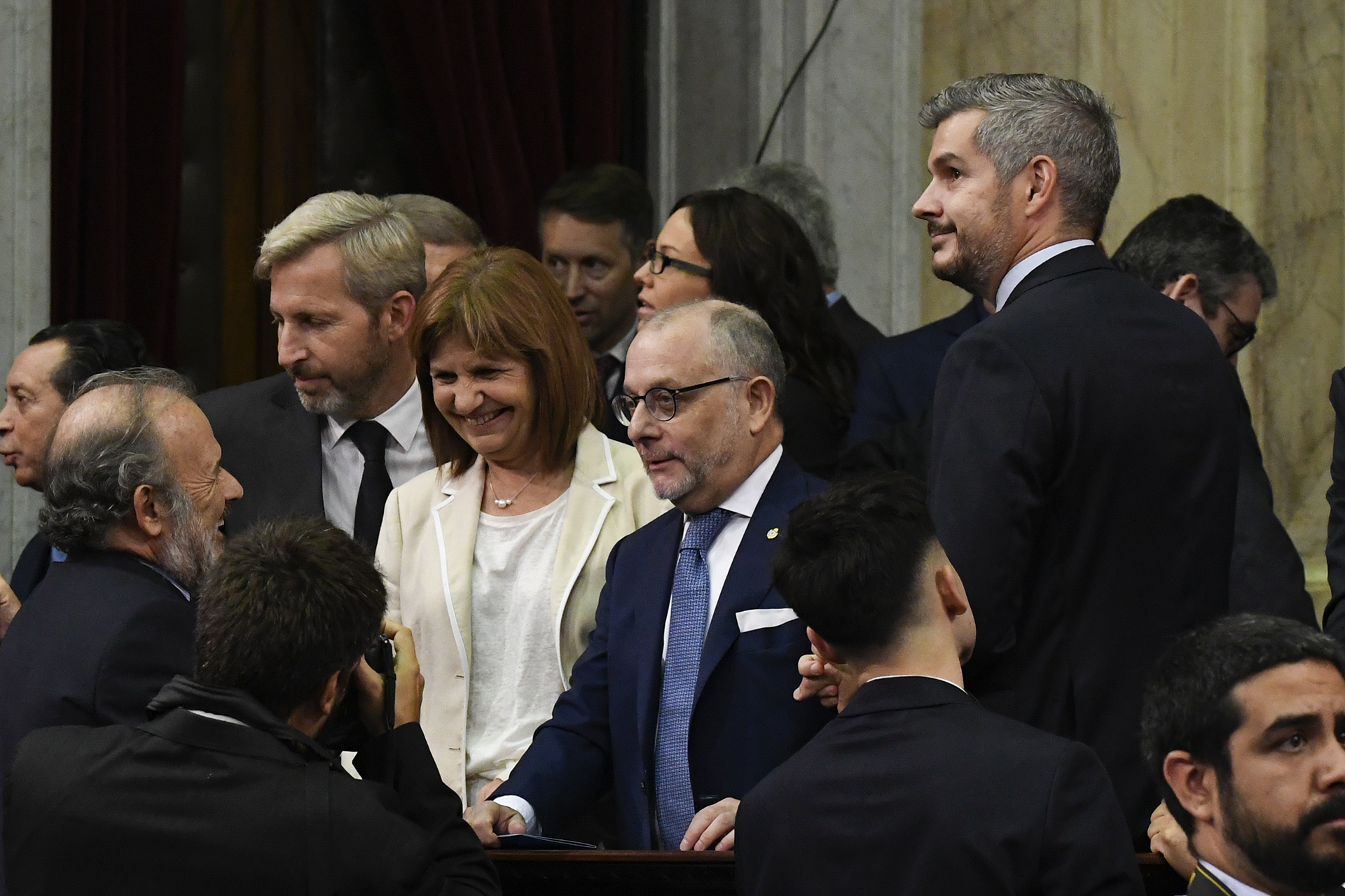 Galeria de imagenes de la noticia IMPORTANTES FIGURAS INSTITUCIONALES EN LA ASAMBLEA QUE RECIBIÓ AL PRESIDENTE 